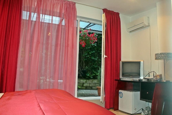 Vake Hotel (Saburtalo)